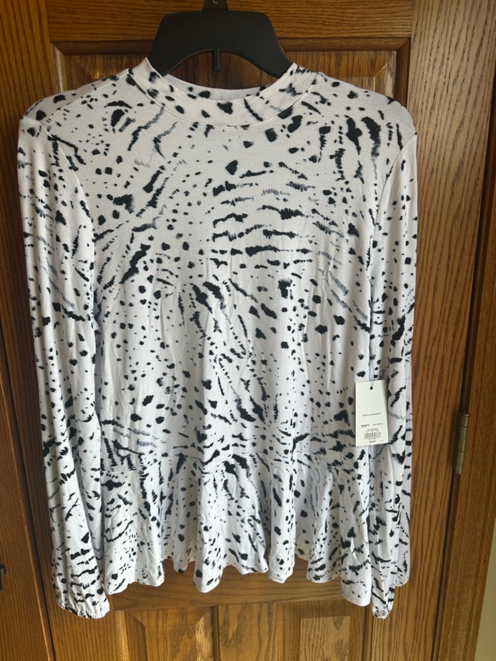 Apt.9 Size M Peplum Top Black White Abstract Animal Print New Medium